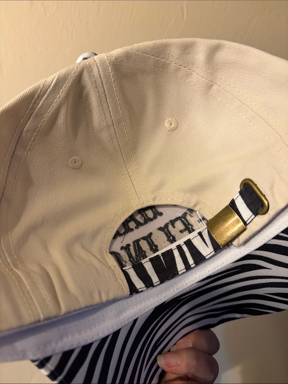 Cap nwt - Picture 2 of 2